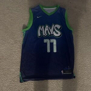 Blue and Green Mavs Basketball Jersey